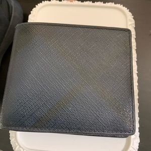 Men’s Burberry wallet